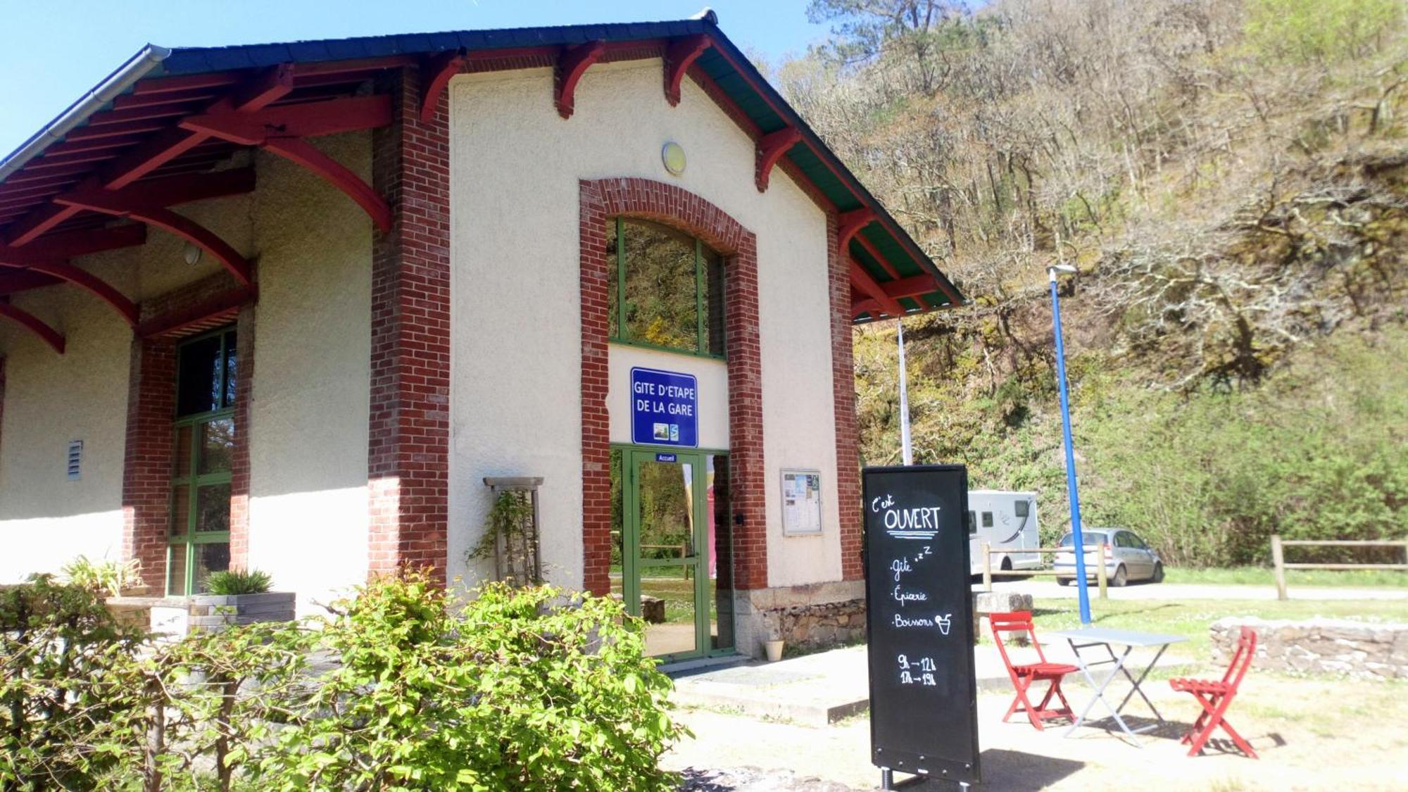 Ostal Scrignac - Gite D'Etape De La Gare المظهر الخارجي الصورة